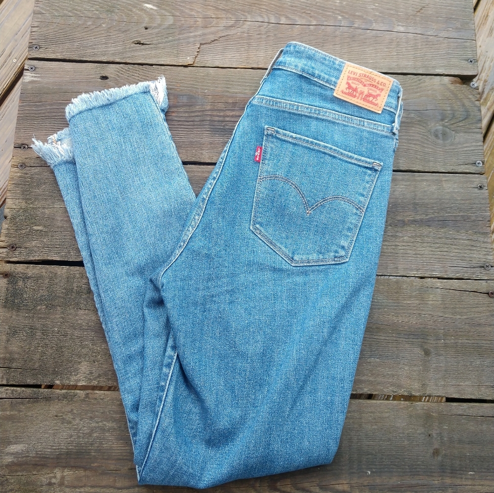 Levi Strauss & Co 721 High Rise Skinny jeans blue  Size 30